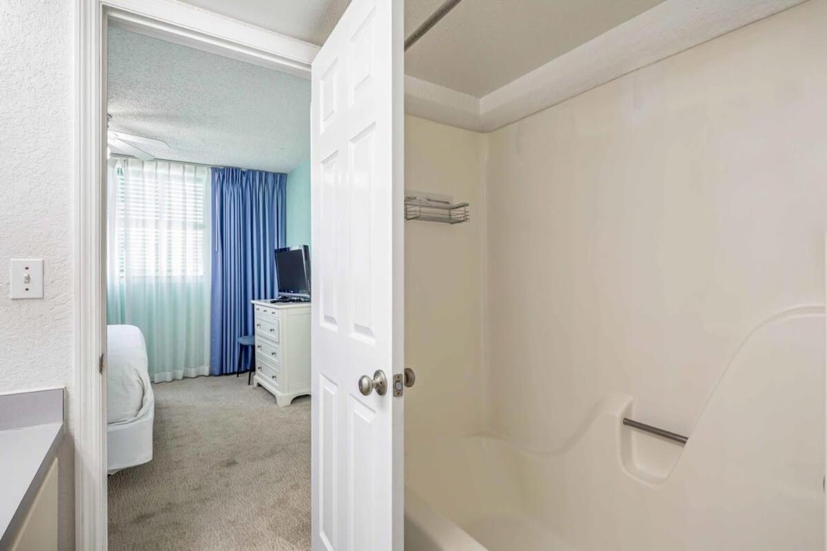Tortuga Suite At Sunrise Suites Resort - Heated Pool, Hot Tub & Free Parking Key West Bagian luar foto